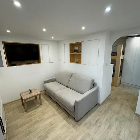 Moderne Santa Giulia Apartament *